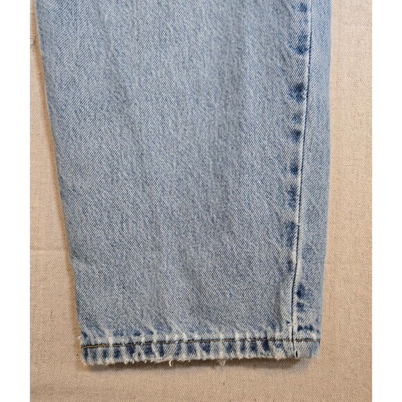Vtg Levi’s 560 Mens 36x30 Loose Fit Tapered Leg Light Blue Wash - Picture 9 of 16